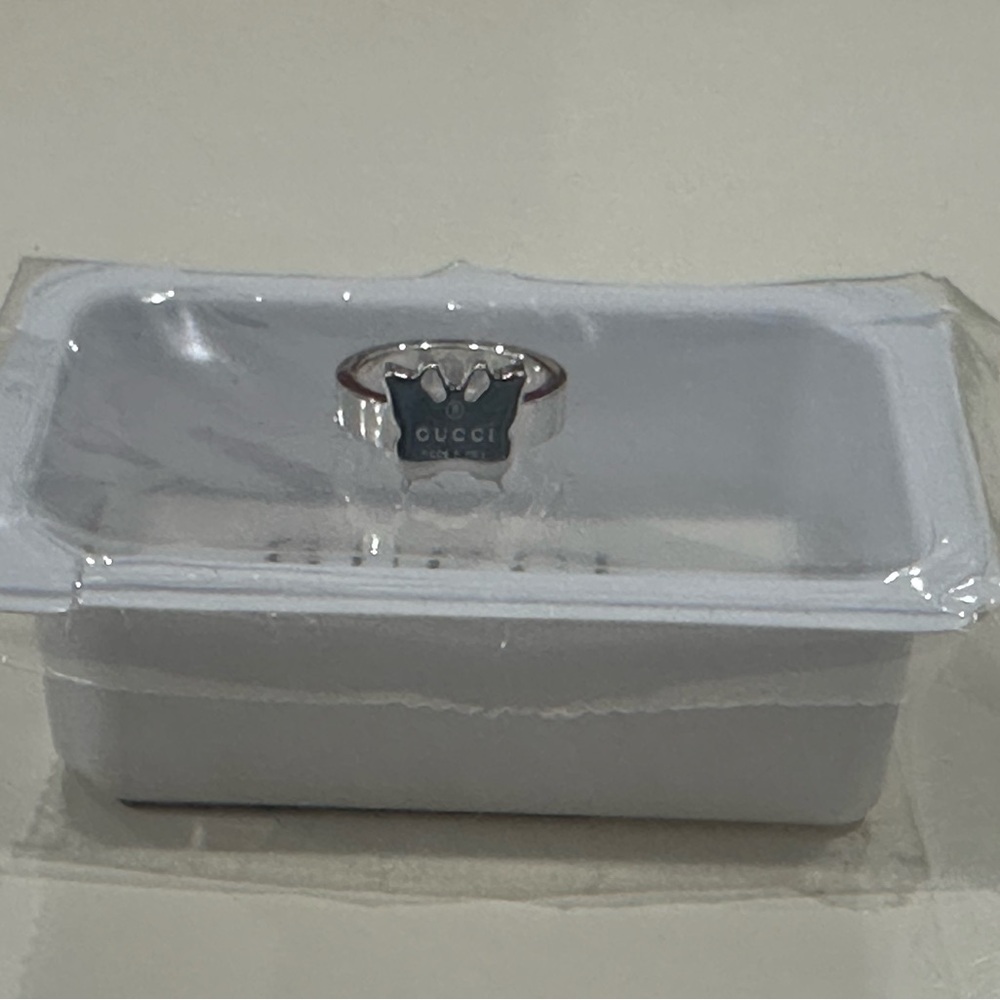 Gucci ring